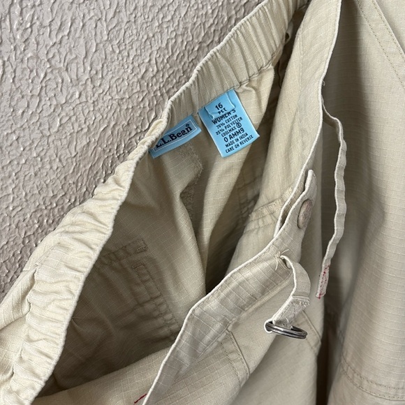 Women’s L.L. Bean Coolmax Utility Skirt, Size 16 Petite, khaki - Picture 4 of 4